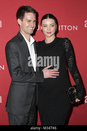 Los Angeles, Stati Uniti d'America. 8 febbraio, 2018. Miranda Kerr, Evan Spiegel. La vasta e Louis Vuitton celebrare Jasper Johns: "qualcosa somigliante a verità' presentano tenutasi presso l'ampio. Photo credit: PMA/AdMedia Credito: PMA/AdMedia/ZUMA filo/Alamy Live News Foto Stock