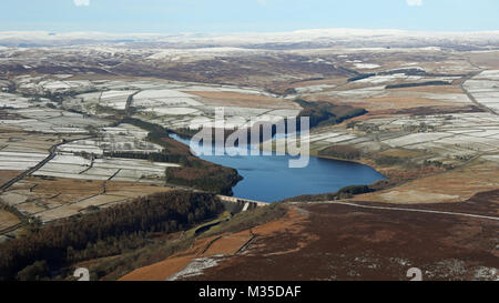 Vista aerea del serbatoio Thruscross, nello Yorkshire, Regno Unito Foto Stock