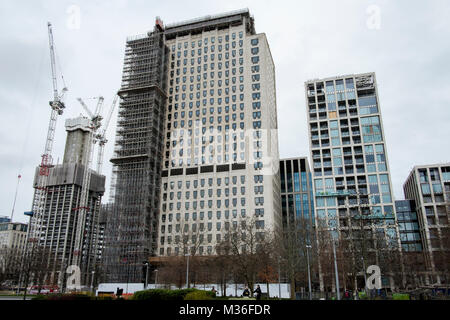 Southbank posto, costruzione di appartamento di lusso blocchi sul sito del vecchio centro di Shell, Waterloo, London, Regno Unito Foto Stock