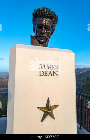 Busto in bronzo di James Dean all'Osservatorio Griffith, Los Angeles Foto Stock