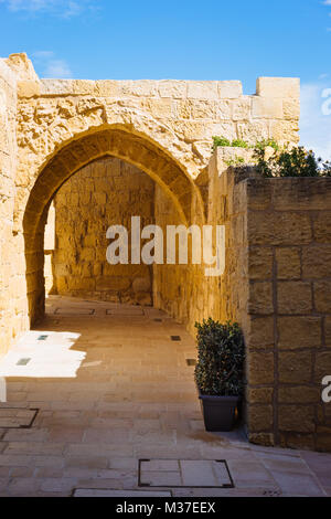 Arco Antico della Cittadella di Victoria a Gozo Foto Stock