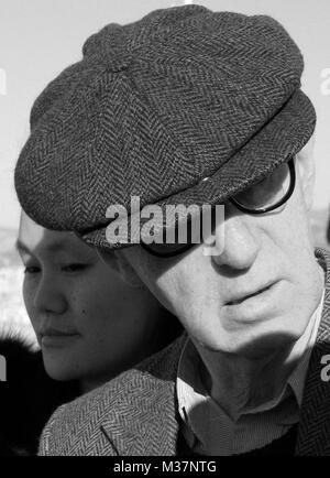 Woody Allen con la moglie Soon-Yi Previn, figlie Bechet e Manzie Allen con sua sorella Letty Aronson e amici ricevi un tour privato dal Ministero della cultura dell'Acropoli di Atene. L'edificio è stato il lavoro dell'architetto Mineskies e venne eretta negli anni 437-432 A.C. Atene, Grecia. Dicembre 31, 2005 ( nella foto: Woody e moglie Soon-Yi ) Credito: Walter McBride/MediaPunch Foto Stock