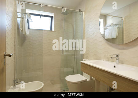 Bagno moderno Foto Stock