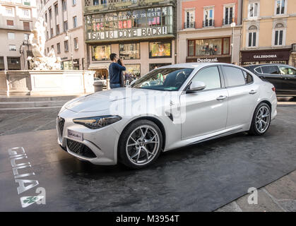 Trieste, Italia-31 marzo 2017: Salita dei Campioni AutoShow, Alfa Romeo Giulia Quadrifoglio con Ferrari 510-hp 2.9-litri twin-turbo V-6 , guida il r Foto Stock