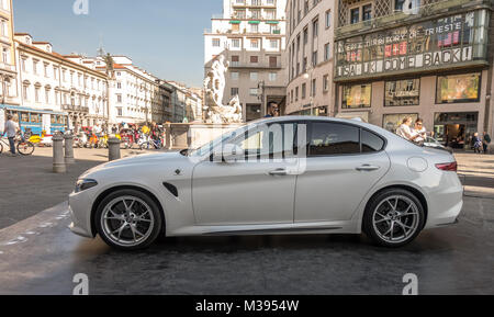 Trieste, Italia-31 marzo 2017: Salita dei Campioni AutoShow, Alfa Romeo Giulia Quadrifoglio con Ferrari 510-hp 2.9-litri twin-turbo V-6 , guida il r Foto Stock