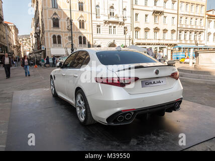 Trieste, Italia-31 marzo 2017: Salita dei Campioni AutoShow, Alfa Romeo Giulia Quadrifoglio con Ferrari 510-hp 2.9-litri twin-turbo V-6 , guida il r Foto Stock