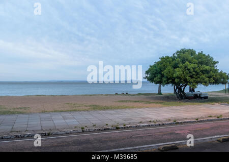 Fiume Guaiba spiaggia di Ipanema - Porto Alegre, Rio Grande do Sul - Brasile Foto Stock