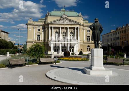 Il croato Teatro Nazionale Ivan pl. Zajc a Rijeka Foto Stock