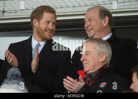 Andy Cosset (a destra), presidente del Prince Harry e dell'RFU, si trova negli stand durante la partita Women's Six Nations tra le rose rosse d'Inghilterra e il Galles al Twickenham Stoop Rugby Ground di Londra. Foto Stock