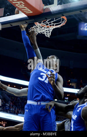 Washington, DC, Stati Uniti d'America. 10 Febbraio, 2018. 20180210 - Seton Hall centro ANGELO DELGADO (31) punteggi contro Georgetown nel primo semestre a capitale una arena a Washington. Credito: Chuck Myers/ZUMA filo/Alamy Live News Foto Stock