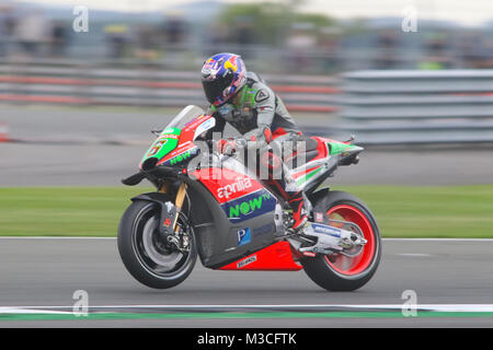 Stefan Bradl su Aprilia RS-GP durante le prove libere per la Octo British Grand Prix 2016 Foto Stock