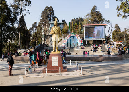 DARJEELING, INDIA, 6 Marzo 2017: Chowrasta Square nel centro cittadino di Darjeeling Foto Stock