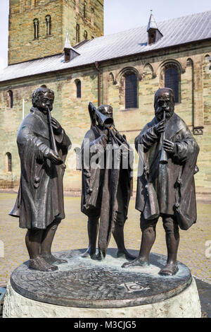 Fontana Aldegreverbrunnen, scultura di Kord inverno, 1989, Petrikirche (San Pietro Chiesa), Soest, Renania settentrionale-Vestfalia, Germania Foto Stock