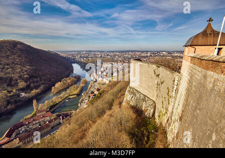 Fiume Doubs vista dalla Cittadella di Besançon, una fortezza del XVII secolo del progettato da Vauban per Luigi XIV. UNESCO - Sito Patrimonio dell'umanità. Besançon. Bourgog Foto Stock