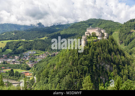 Il castello di Hohenwerfen nella valle Pongau Austria. Ex luogo di pellicola Foto Stock
