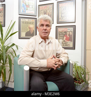 Ritratto di Max Clifford inglese pubblicista famoso per il suo 'kiss-e-tell' storie da tabloid. Fotografato nel suo ufficio 2004, Londra, Inghilterra, Regno Unito. Foto Stock