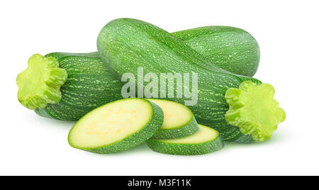 Isolato di zucchine. Due le zucchine fresche e tre pezzi isolati su sfondo bianco con tracciato di ritaglio Foto Stock