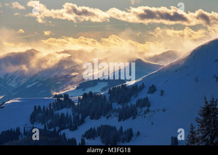 Tramonto su Alpi in Scheffau, Austria Foto Stock