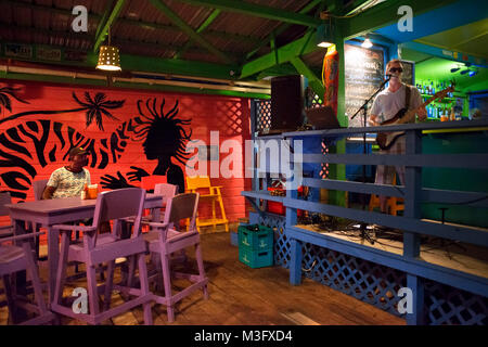Ubriaco tonno night club bar e ristorante in Placencia Belize Foto Stock