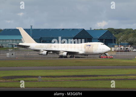 N852FT, un Boeing 747 precedentemente gestita da Polar Air Cargo, prima di essere suddivisi e demolito presso l'Aeroporto di Prestwick in Ayrshire. Foto Stock