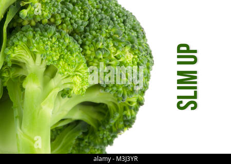 Slim UP, il concetto di salute, macro close up & fuoco selettivo di broccoli, isolati su sfondo bianco Foto Stock