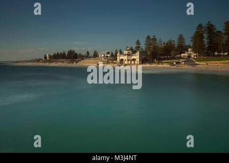Cottesloe Beach al di fuori della città di Perth in Australia Occidentale. Foto Stock