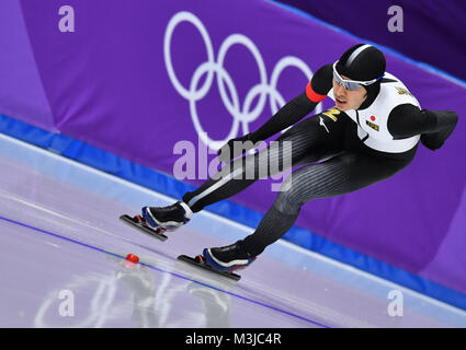 Gangneung, Corea del Sud, 11 febbraio 2018. Ryosuke Tsuchiya del Giappone in azione durante i Giochi Olimpici Uomini 5000m di pattinaggio di velocità in Gangneung ovale in credito: dpa picture alliance/Alamy Live News Foto Stock