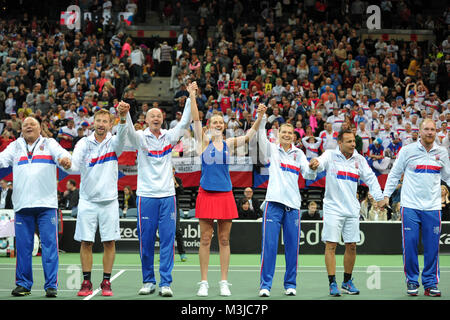 Praga, Repubblica Ceca. Xi Febbraio, 2018. Repubblica ceca tennis team festeggia dopo la vittoria nella loro Fed Cup match tra Repubblica Ceca v svizzera a Praga Repubblica Ceca, 11 febbraio 2018. Credito: Slavek Ruta/ZUMA filo/Alamy Live News Foto Stock