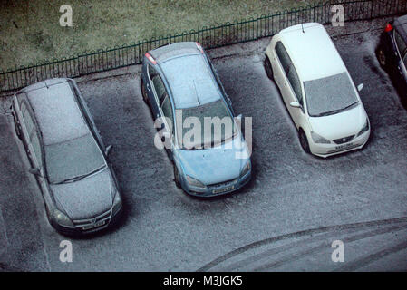 Glasgow, Scotland, Regno Unito Xi Febbraio.UK Meteo: Neve a Glasgow la sera presto diventa pesante come la temperatura e la visibilità scende. Gerard Ferry/Alamy Live News Foto Stock