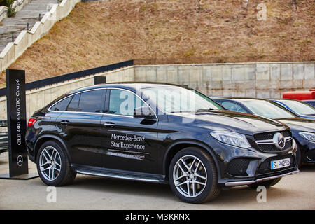 Kiev, Ucraina - 10 ottobre 2015: Mercedes Benz star esperienza. La serie di test drive Foto Stock