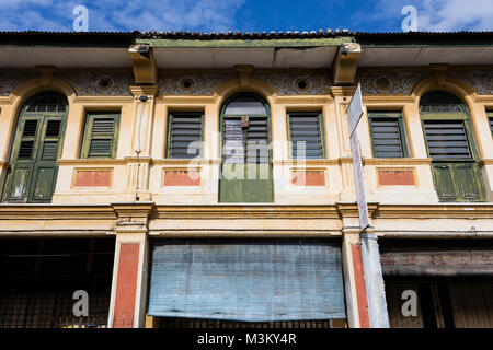 George Town, Malaysia, 19 Dicembre 2017: facciata del vecchio edificio situato nel Patrimonio Mondiale di UNESCO Zona, Penang in Malesia Foto Stock