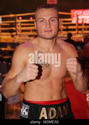 Adam Halb-Schwergewichtsboxer Deines (SES boxe) nach seinem Kampf im Rahmen der SES-Box-Gala am 12.11.2016 in der GETEC Arena Magdeburg Foto Stock