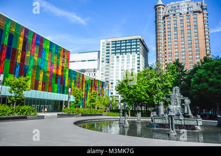 Montreal, Canada - 11 Luglio 2017:Jean-Paul Riopelle la scultura-fontana La Joute, Jean-Paul Riopelle Square Foto Stock