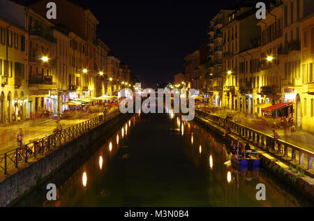Navigli: quartiere popolare di Milano, Italia, il centro della vita notturna della città Foto Stock