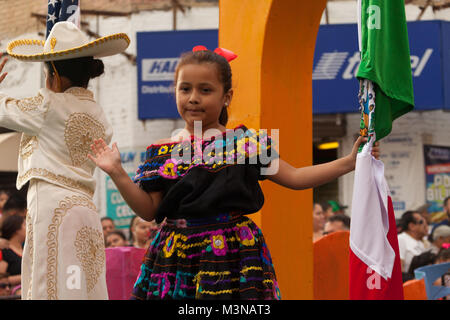 Matamoros, Tamaulipas, Messico - 25 febbraio 2017, Desfile Fiestas Mexicanas è parte del Charro giorni Fiesta - Fiestas Mexicanas, un bi-nazionale fest Foto Stock