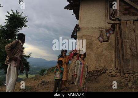 La famiglia del Kashmir, kupwara, Kashmir India, Asia Foto Stock