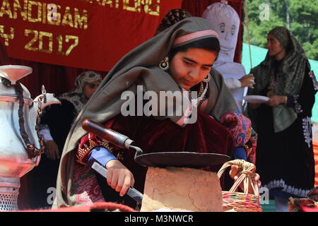 Le donne del kashmir celebrando Chandigam, Kashmir India, Asia Foto Stock