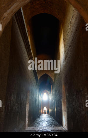 Bagan: Dhammayangyi tempio, ambulatorio interno (corridoio esterno), , Mandalay Regione, Myanmar (Birmania) Foto Stock