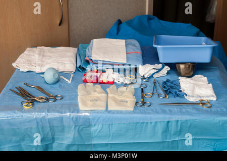 Fridley, Minnesota. Unità ospedale. Strumenti del parto sterilizzato e pronto per la consegna di un bambino. Foto Stock