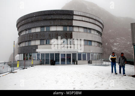 Hotel Bellevue, le tempeste di neve in maggio, il Monte Pilatus, , Lucerna , Svizzera centrale Foto Stock