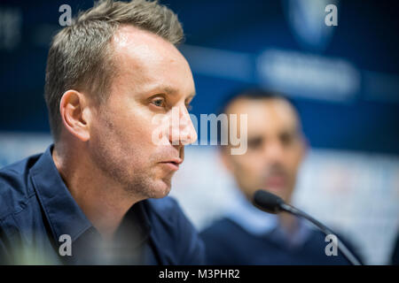 Bochum, Germania. 12 Feb, 2018. Sebastian Schindzielorz, direttore sportivo della VfL Bochum, parlando nel corso di una conferenza stampa a Bochum, Germania, 12 febbraio 2018. Credito: Guido Kirchner/dpa/Alamy Live News Foto Stock