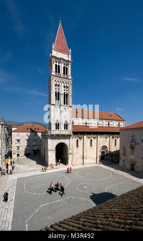 La Cattedrale di San Lorenzo (Sv) Lovre è un cattolico romano triple naved basilica costruita in stile romanico gotico in Trogir, Croazia. Foto Stock