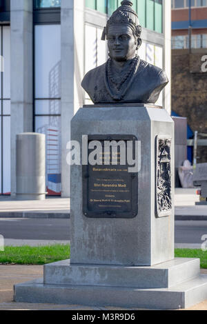 Basaveshwara statua sulla sponda sud del fiume Tamigi Foto Stock