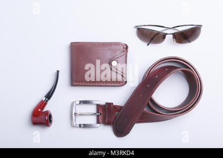 Gli uomini di accessori per affari e rekreation. Un studio professionale di fotografia di uomini accessori business. Vista superiore composizione Foto Stock