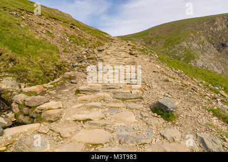 Scendendo dal Monte Snowdon sul percorso di Llanberis, Snowdonia, Gwynedd, Wales, Regno Unito Foto Stock