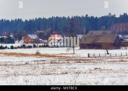 Soce villaggio sulla cosiddetta Terra di ante aperte del sentiero, famoso per la sua architettura tradizionale nel Voivodato Podlaskie del nord-est della Polonia Foto Stock