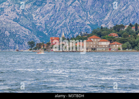 Istituto di biologia marina in Dobrota, piccola cittadina nei pressi di Cattaro nella Baia di Kotor, Mare Adriatico in Montenegro Foto Stock