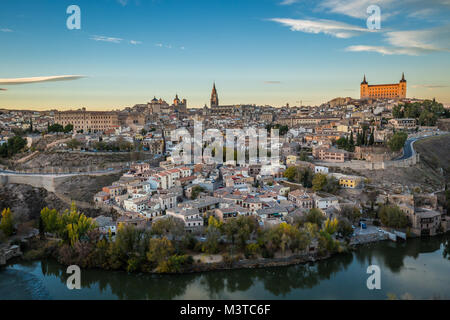 Antenna vista superiore di Toledo, storica capitale della Spagna Foto Stock