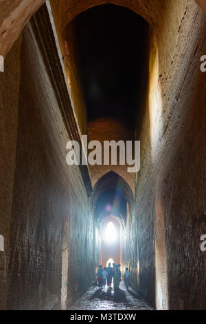 Bagan: Dhammayangyi tempio, ambulatorio interno (corridoio esterno), , Mandalay Regione, Myanmar (Birmania) Foto Stock