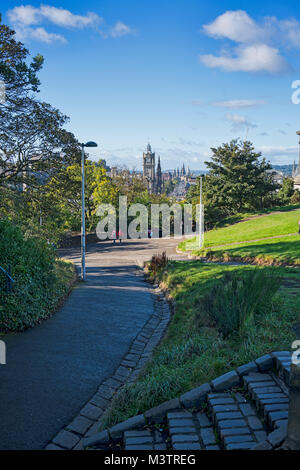 Il centro di Edimburgo e Princes street, da Calton Hill, Dugald Stewart, monumento, Edimburgo, Scozia, Regno Unito. Foto Stock